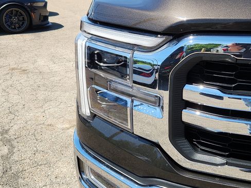 Used 2024 Ford F150 Lariat w/ Bed Utility Package AWD/4WD image 9