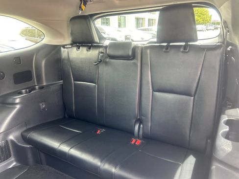 Certified 2025 Toyota Highlander XLE AWD/4WD image 32