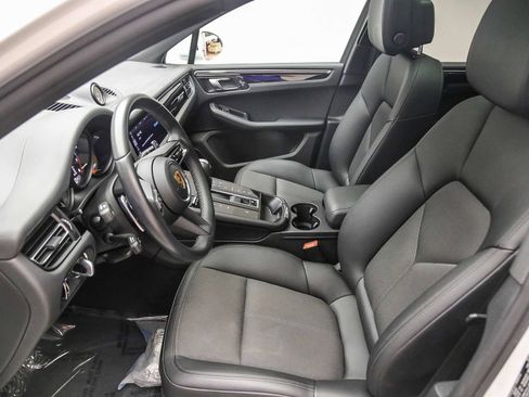 Certified 2023 Porsche Macan AWD/4WD image 22