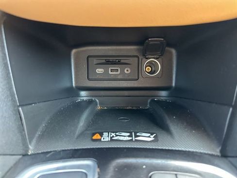 Used 2023 Chevrolet Equinox Premier image 18