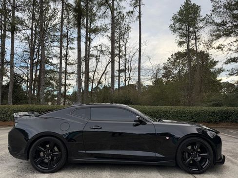 Used 2018 Chevrolet Camaro SS image 11