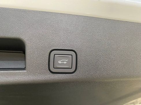 New 2026 Chevrolet Traverse RS w/ LPO, Floor Liner Package image 17