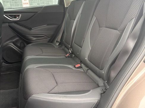 Used 2023 Subaru Forester Premium image 18