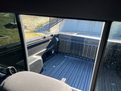 Used 2018 Toyota Tacoma TRD Sport image 26