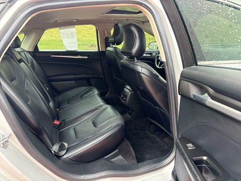 Used 2017 Ford Fusion SE FWD image 27