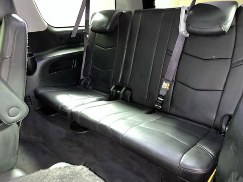 Used 2016 Cadillac Escalade ESV Premium image 28
