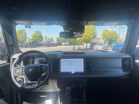 Used 2024 Ford Bronco Wildtrak image 17