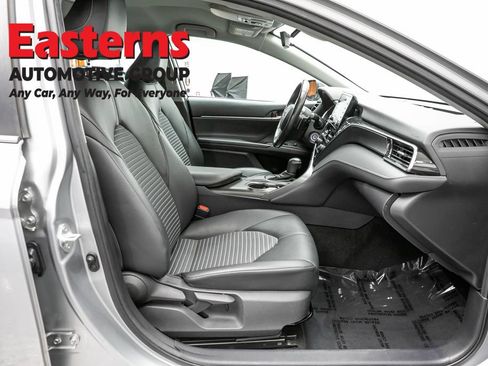 Used 2021 Toyota Camry SE w/ Carpet Mat Package (TMS) FWD image 23