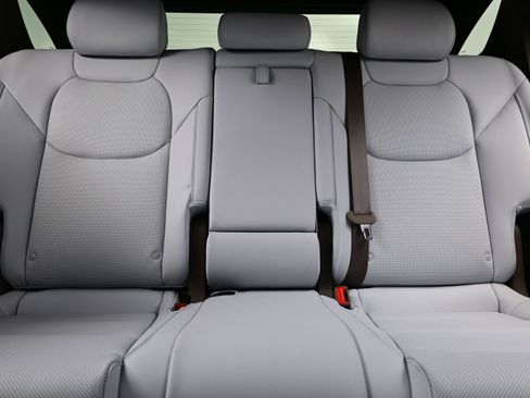 Certified 2026 Genesis GV70 2.5T Advanced image 16