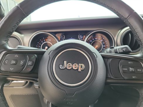Used 2018 Jeep Wrangler Unlimited Sport S AWD/4WD image 8