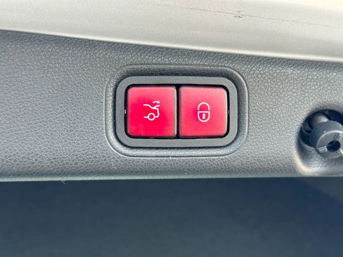 Used 2019 Mercedes-Benz E 450 4MATIC Sedan image 27