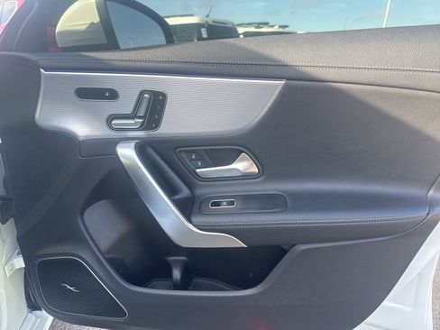 Used 2020 Mercedes-Benz CLA 250 image 8