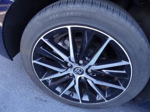 Used 2022 Toyota Camry SE image 10