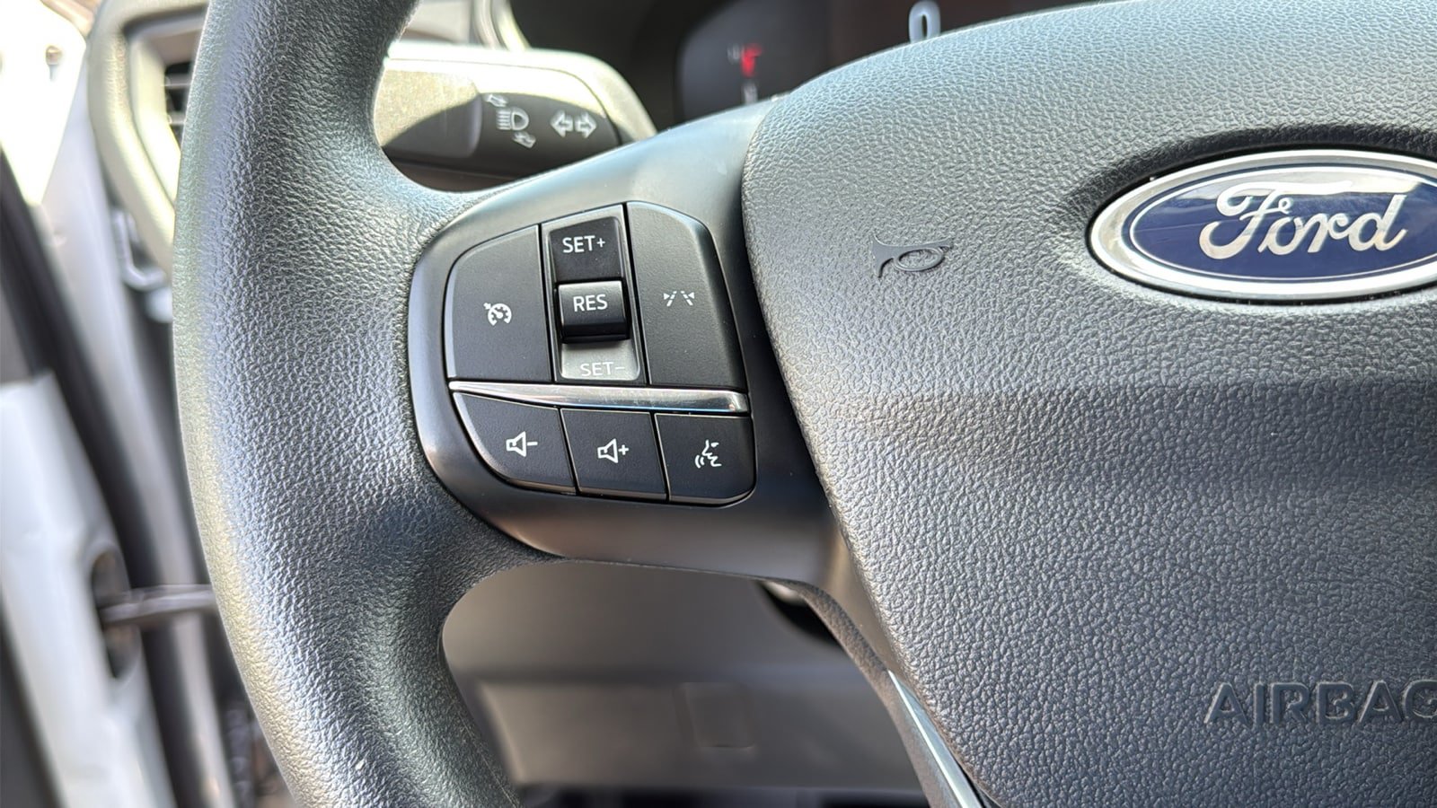 Used 2025 Ford Escape Active AWD/4WD image 12