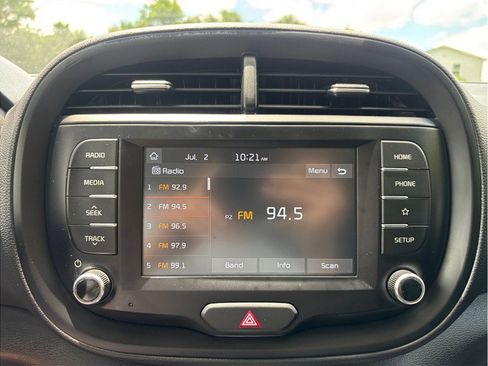 Used 2020 Kia Soul LX FWD image 21