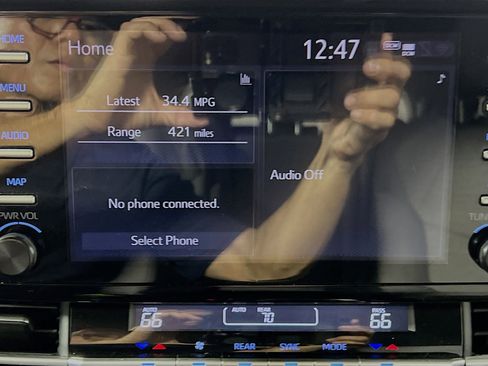 Used 2023 Toyota Sienna LE image 27