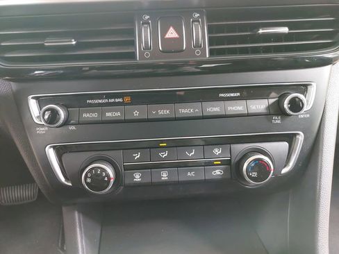 Used 2020 Kia Optima LX image 28