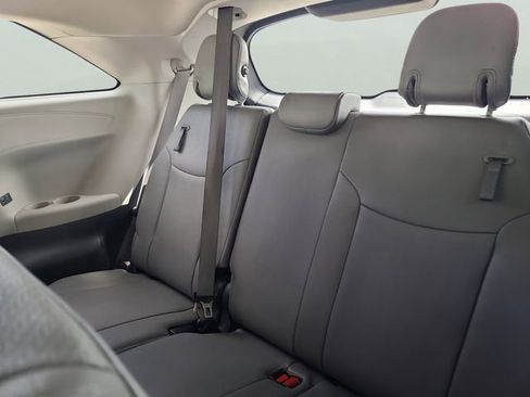 Used 2023 Toyota Sienna XLE FWD image 10