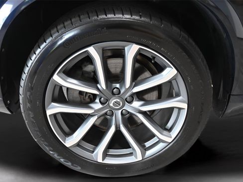 Used 2017 Volvo XC90 T6 Momentum w/ Vision Package AWD/4WD image 32