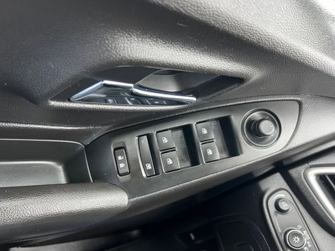 Used 2019 Chevrolet Trax LT w/ LT Convenience Package FWD image 15