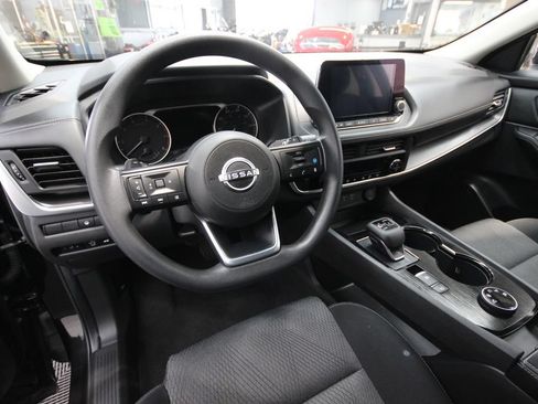 Used 2024 Nissan Rogue SV AWD/4WD image 16