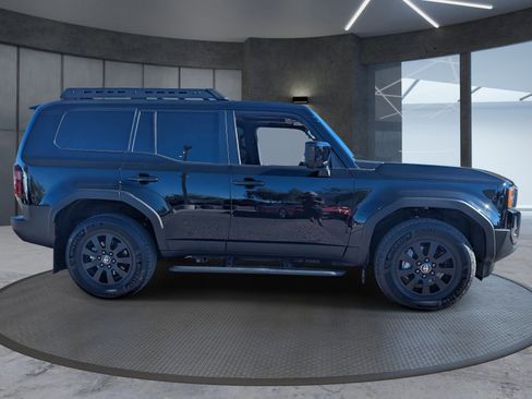 Used 2024 Toyota Land Cruiser image 7