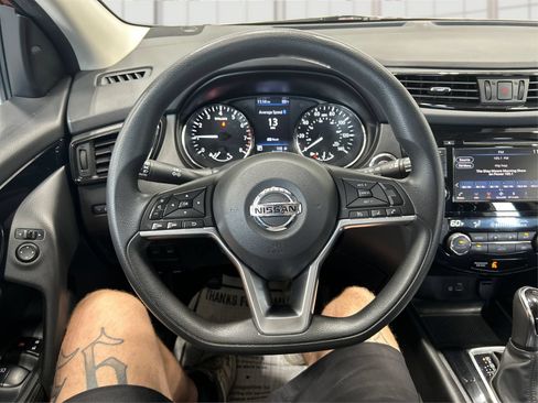Used 2020 Nissan Rogue Sport SV FWD image 16