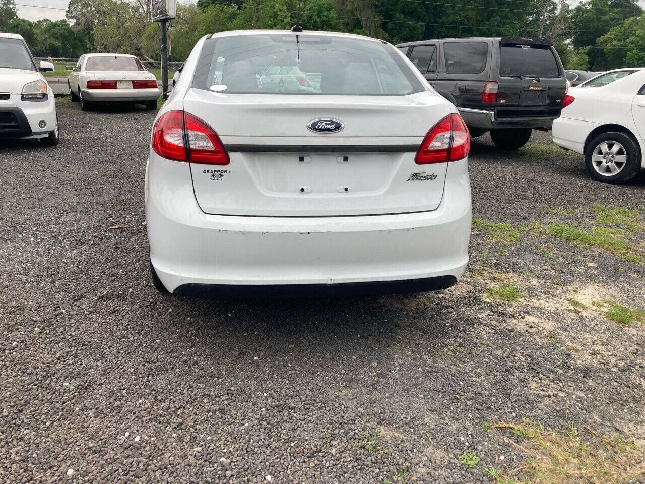Used 2013 Ford Fiesta S FWD image 5