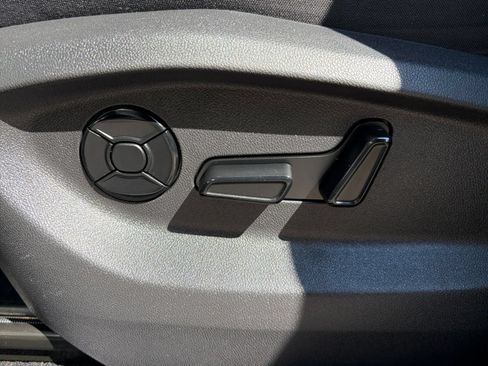 Used 2026 Volkswagen Tiguan SE AWD/4WD image 18
