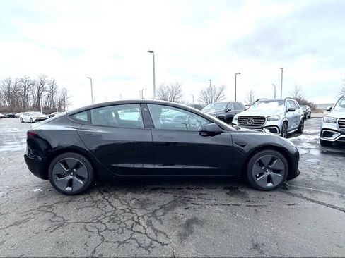 Used 2023 Tesla Model 3 Standard Range image 9