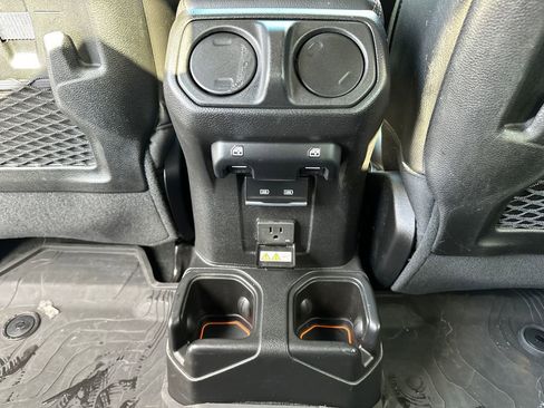 Used 2023 Jeep Gladiator Mojave w/ Cold Weather Group AWD/4WD image 41