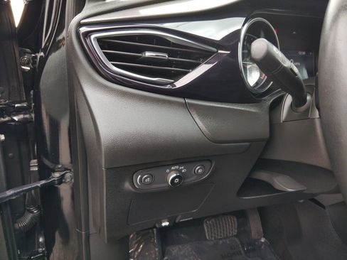 Used 2023 Buick Encore GX Essence image 15