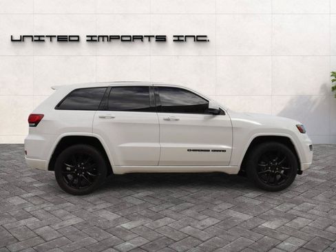 Used 2020 Jeep Grand Cherokee Altitude AWD/4WD image 6