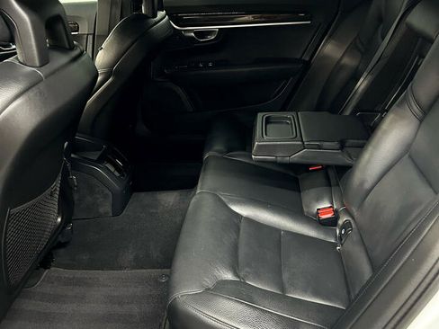 Used 2018 Volvo S90 T5 Momentum w/ Convenience Package image 23