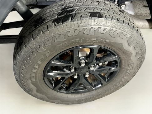 Used 2023 Jeep Gladiator Sport AWD/4WD image 30