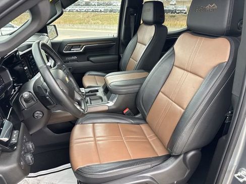 Used 2024 Chevrolet Silverado 1500 High Country w/ Technology Package AWD/4WD image 12