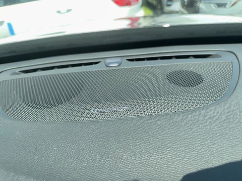 Certified 2022 Volvo XC90 T6 Momentum w/ Advanced Package image 21