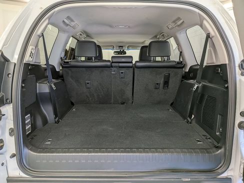 Used 2018 Lexus GX 460 Luxury w/ Preferred Accessory Package AWD/4WD image 34