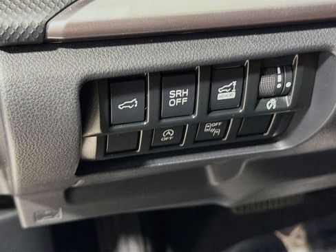 Used 2022 Subaru Forester Premium AWD/4WD image 12