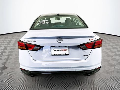 New 2026 Nissan Altima 2.5 SR w/ SR Premium Package AWD/4WD image 9