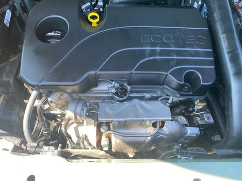 Used 2025 Chevrolet Equinox LT image 18