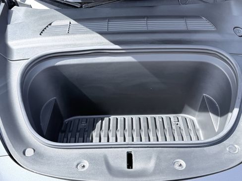 Used 2022 Tesla Model Y Performance image 17