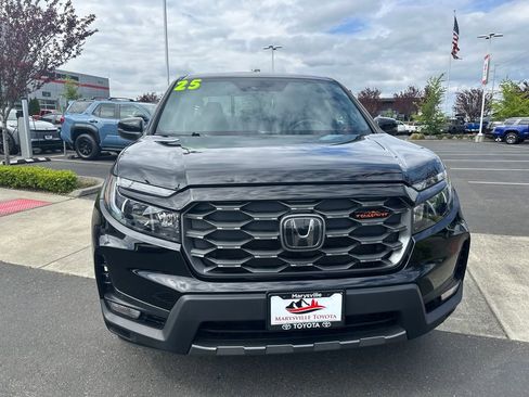 Used 2025 Honda Ridgeline TrailSport image 8