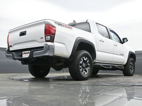 Used 2018 Toyota Tacoma TRD Off-Road image 11
