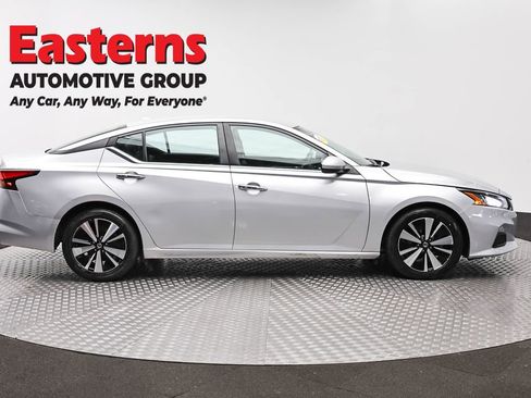 Used 2022 Nissan Altima 2.5 SV FWD image 4