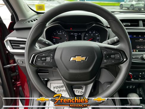 Used 2022 Chevrolet TrailBlazer LT AWD/4WD image 12