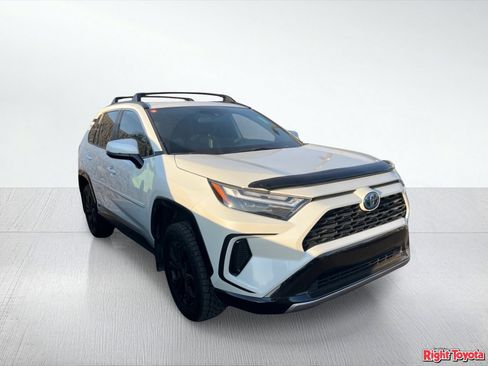 Used 2022 Toyota RAV4 SE w/ Convenience Package AWD/4WD image 5