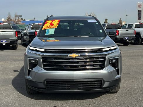 Certified 2024 Chevrolet Traverse LT image 2