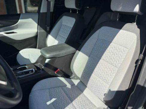 Used 2022 Chevrolet Equinox LS w/ LS Convenience Package FWD image 11