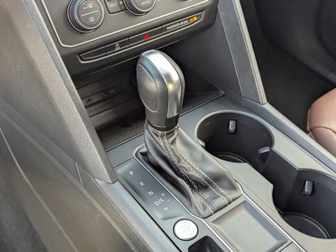 Used 2021 Volkswagen Atlas SE image 27